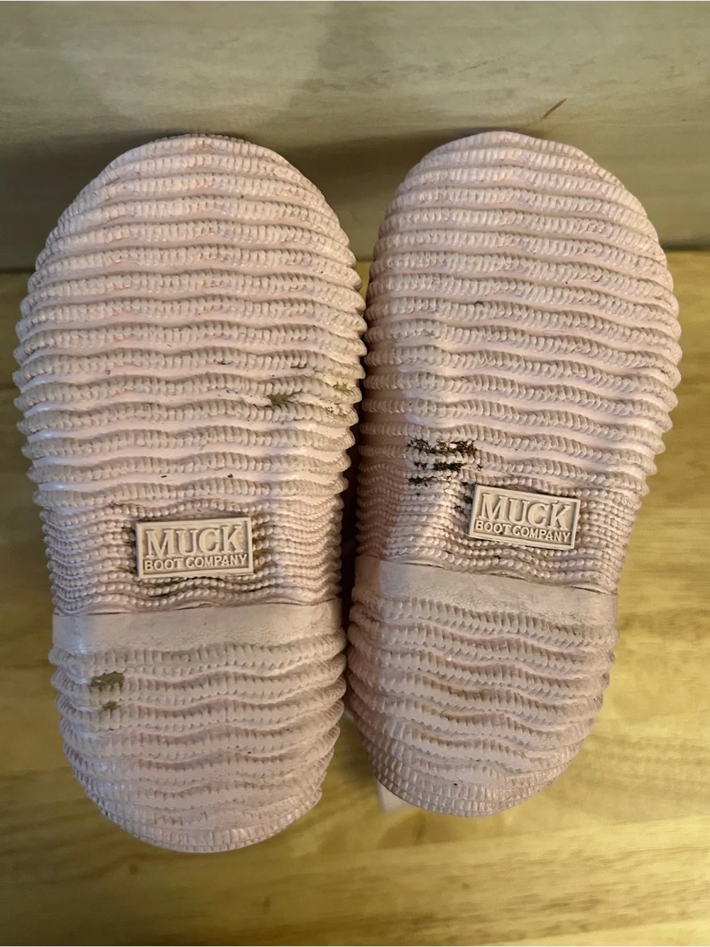 Muck Boot Kid's Halo Prints Boot in the Pink Ballerina Chevron style.